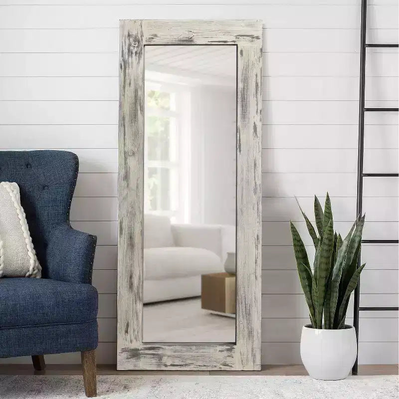 Specchio a figura intera da appoggio Weathered White Farmhouse, Singolo, 24"L x 58"A