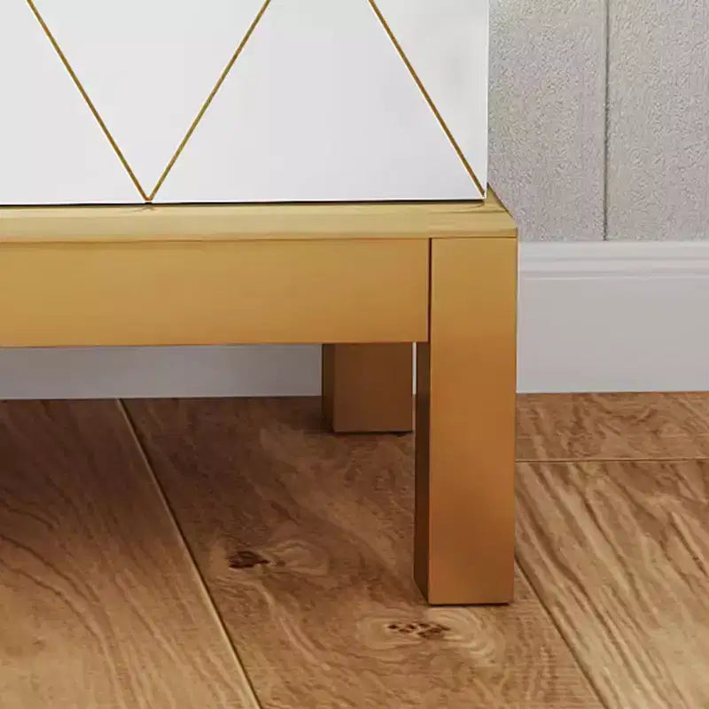 Dispensa in legno bianco con ante geometriche dorate, 2 ante e 8 ripiani, montaggio a 1 persona