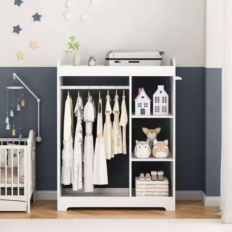 Armadio travestimenti bianco per bambini con specchio, appendiabiti, ganci e mensole - 1 bambino